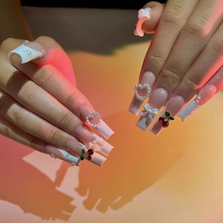 Falske negler Falske negler 1 1