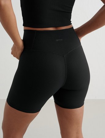 aim ́n Ribbed Performance Midi Biker Shorts - Black - M