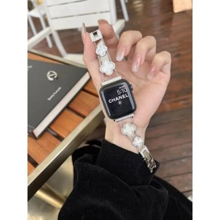 Dam Diamantarmband Fyrklöver metallrem för Apple Watch Ultra2 49/45/44/42/41/40/38 mm Iwatch Series 9 8 7 SE 6 5 4 3 Silver White 42mm 44mm 45mm 49mm