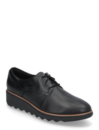 Sharon Rae D Black Clarks
