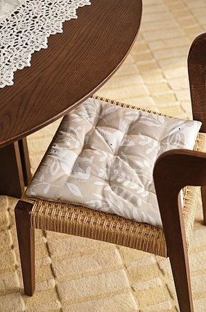 Jotex - Bloom Zmywalna Podkładka Pod Siedzenie 38x38 Cm Beżowy/biały - SPRING - Kup Poduszki do siedzenia ina krzesła firmy Jotex