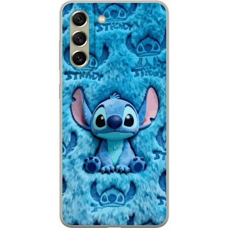 Kompatibelt Mobildeksel til Samsung Samsung Galaxy S21 FE 5G Stitch sitter på fluffy blått mønster med sitt ansikt og ører gjentatt som tekstur, n