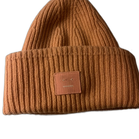 Acne mössa i laxrosa