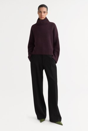 Soft Goat - Girlfriend turtleneck - S - Midnight Plum