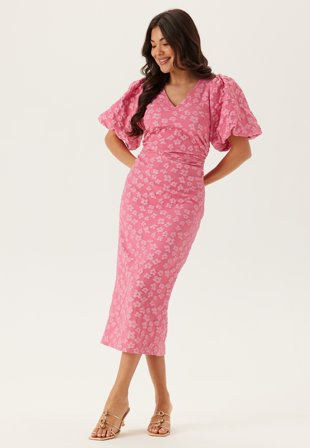 Bubbleroom Occasion - Puff Sleeve Jacquard Midi Dress - Pink - Kläder
