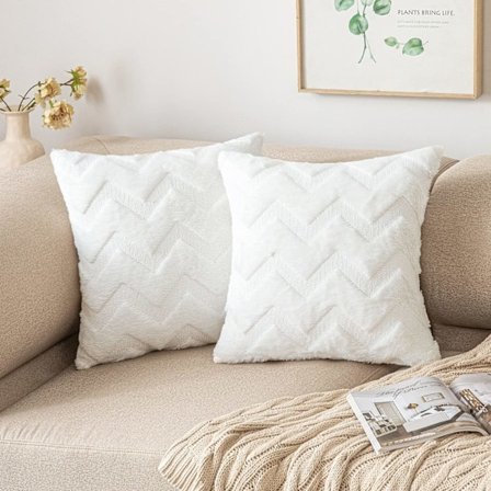 Sett med 2 putetrekk i kunstig ull og kunstig semsket skinn med bølgemønster på to sider, komfortabelt putetrekk 50x50 cm, hvit