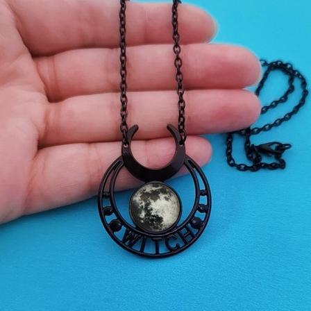 Demon Witch Svart Måne Halskjede Triple Moon Gudinne Hengesmykke Gave til Menn og Kvinner