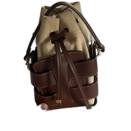 Brun och beige bucket bag med snörning