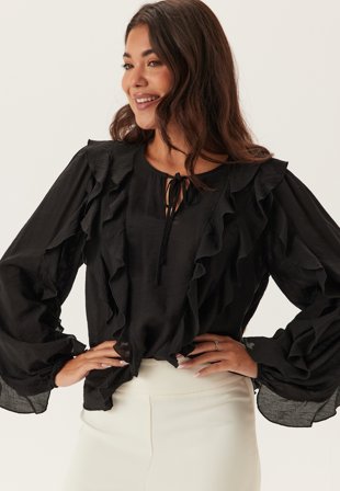 Happy Holly - Frill Blouse - Black - Kläder - - Bubbleroom