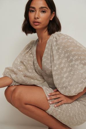 NA-KD Boho Mini robe froncée transparente - La petite robe noir - Beige - EU 34