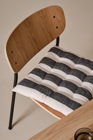 Jotex - Seteunderlag 40x40 Cm Svart/naturhvit - IRIS - Kjøp Sitteputer & stolputer hos Jotex