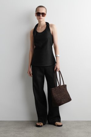 COS Frauen Sandalen Aus Veloursleder Mit Mehreren Riemen in Beige