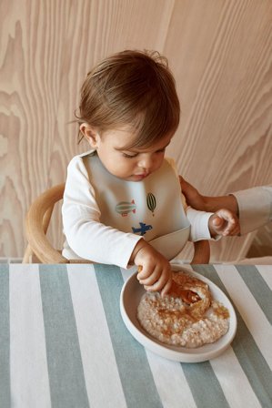 LIEWOOD Tilda Printed Bib 2-Pack Aviator / Ecru, Børn & Forældre, Spisetid, Hagesmække