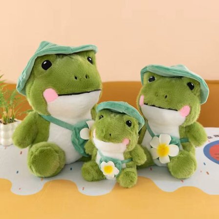 Söt Groda Plyschleksak med Hatt – Olika Storlekar, Docka & Dekoration, Perfekt Present till Barn