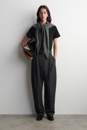 COS Klasyczny T-Shirt in Czarny