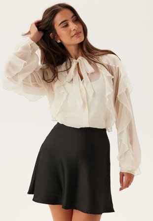 ONLY - Onltaryn Ls Romantic Ruffle Bl - Birch - Kläder - - Bubbleroom