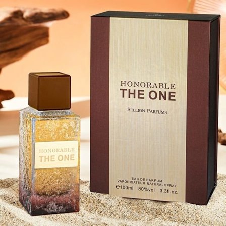 Shernilans parfume "Heaven's Chord", en langvarig blomsterduft med 72 timers fængslende femininitet, præsenteret i et gavesæt på 100 ml