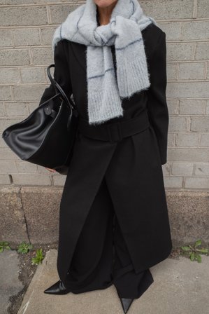 Janka Polliani x NA-KD - Kåpe med belte - Kåper - Svart - EU 34