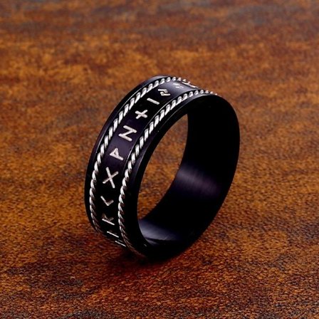 Ring - Nordic Mythology - Runes with twisted threads