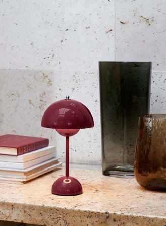 Flowerpot VP9 oppladbar bordlampe H30 - mørk plomme