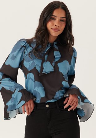 Bubbleroom - Scarf L/S Blouse - Blue/Floral - Kläder