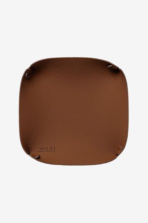 MiLLE W NORDISK DESIGN - Bricka Stockholm Small - Brun - Brickor - Från Homeroom