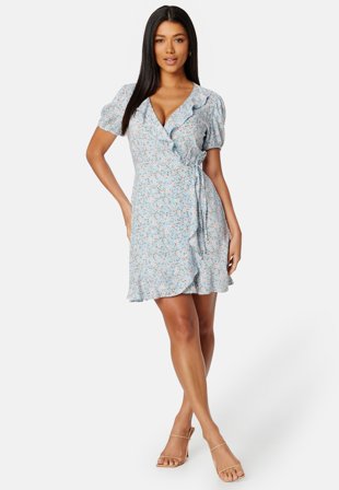 BUBBLEROOM Patrinia wrap dress Light blue / Patterned Klær
