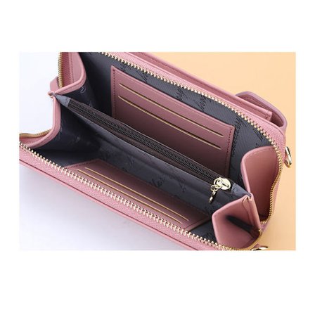 Svart mobiltelefonväska, 11 cm (L) x 4 cm (B) ??x 18 cm (H) Axelväska