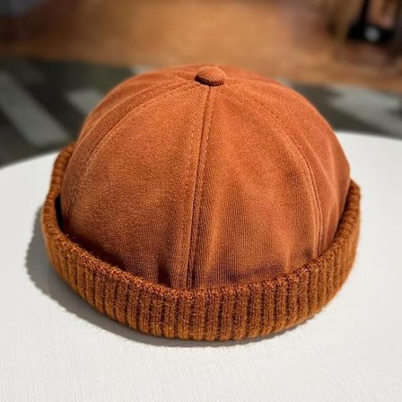 Nye efterårs- og vintermodehatte til mænd og kvinder, unisex hiphop-beretter med et street style-kraniedesign og uden skygge.