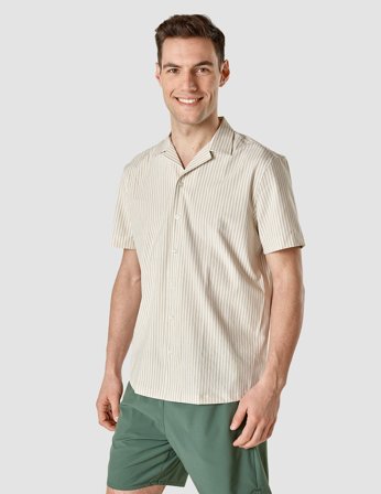 Shaping New Tomorrow - Tech Linen Short-Sleeved Shirt Bowling Collar - Sandshell Stripe - Herre - Størrelse L