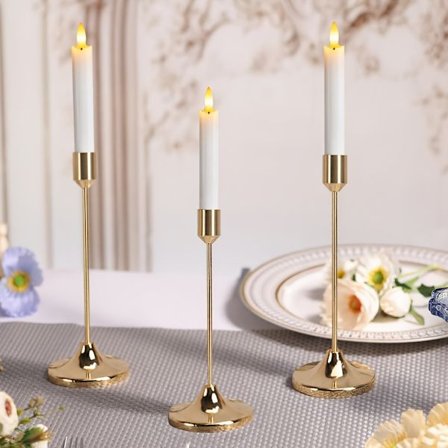 Stilige metalllysestaker, gullfarget og hvit, for hjem og hotell