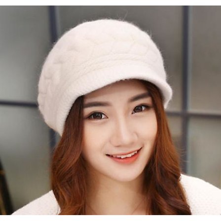 Naisten talvinen elegantti kaapelikukka neulottu sanomalehtimyssy baretti pipo lipalla, lämmin plyysi fleece vuori