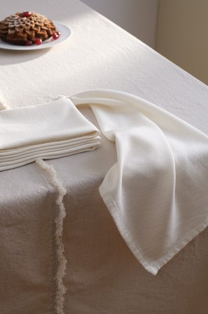 Jotex - Serviett 4-pakning Hvit - GLORIA - Kjøp Servietter hos Jotex