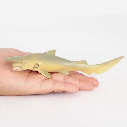 1 keinotekoinen Goblin-hai, elävän näköinen suuri merieläin, hai