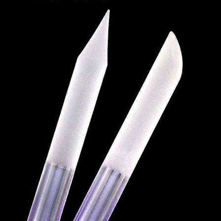 1 stk. Professionel Glas Manicure Pind til Neglebåndstrimmer og Pedicure Negletilbehør Høj Præcision Størrelse 10,4x0,5cm Lavendel