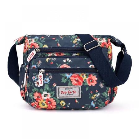 Casual nylon kukkainen olkalaukku naisille Crossbody Bag Messenger Bags Matkakäsilaukut säädettävällä hihnalla Vedenpitävä A916-342 C