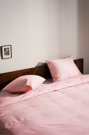 Jotex - Dynetrekksett Dobbeltseng Økologisk Rød/hvit - ESSA - Kjøp Dobbeltseng hos Jotex