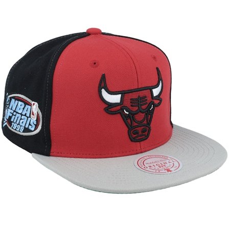 Mitchell & Ness - NBA Oranje snapback Cap - Chicago Bulls Block Out Red/Black Snapback @ Hatstore
