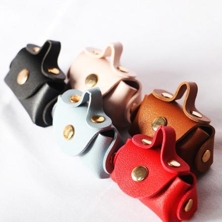 Miniaturemøbler Legetøjsdukker Hus gør-det-selv-dekorationstilbehør Mini flerfarvet lædertaske til kvinder Leather bag Pink