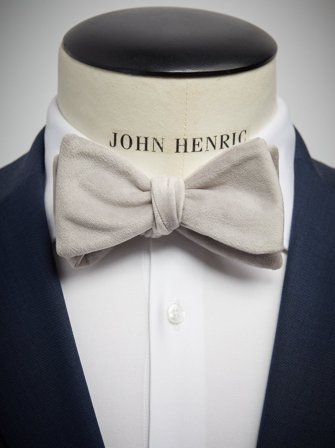 John Henric Men's Silver Velvet Bow Tie Size Self-tied