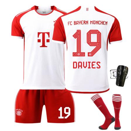 23/24 Bayern Stadium Hjemme Barnas Fotballdraktsett med Sokker og Beskyttere 19 DAVIES Children's size22