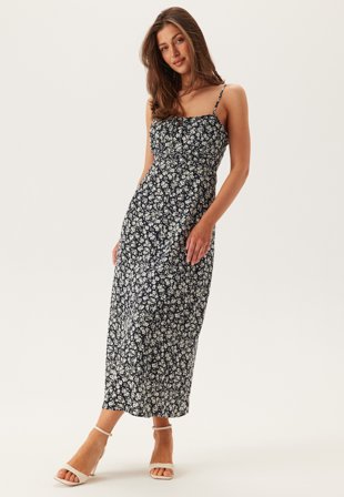ONLY - Onlnelly Life Alexa Midi Dress - Night Sky Aop:little Flower - Kläder - - Bubbleroom