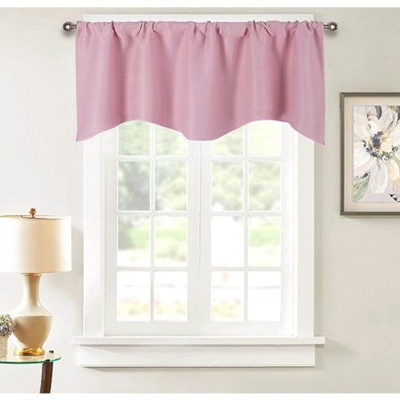 Korte kjøkkengardiner egnet for små vinduer, lyserosa stoff.