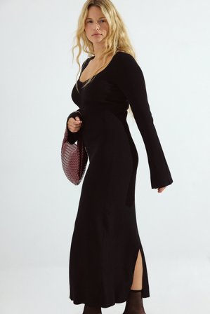 NA-KD - Fine Knitted Trumpet Sleeve Midi Dress - Julekjoler - Svart - XS