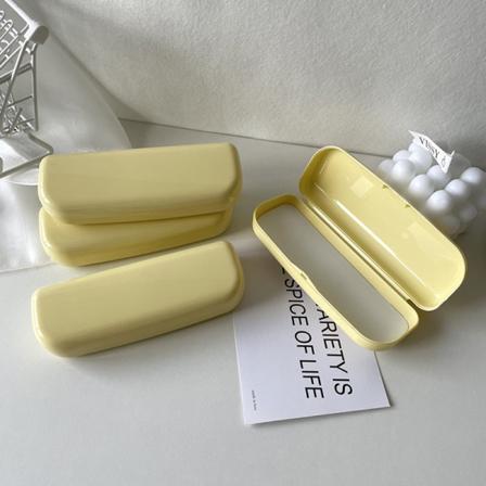 1 kpl optiset kehykset, naisten ja miesten muoviset case Yellow
