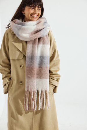 NA-KD Checkered Scarf - Sjaler & halstørklæder - Ternet - One Size