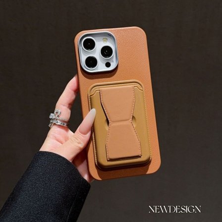 Etui til iPhone 16 Enkelt brunt skinn + brunt kortholder skinn teksturert bakside med klips og stativ