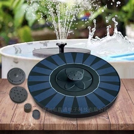 Solcellsdammsluftare, flytande syrepump med luftslang och stenbubblor