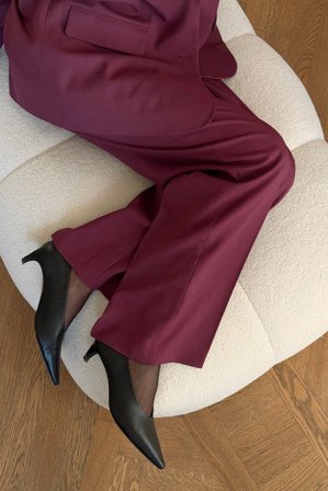 NA-KD Tailored Mid Waist Suit Pants - Kontorbukser - Burgundy - EU 34