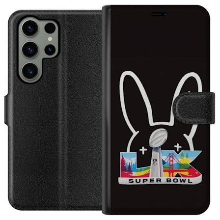 Kompatibel Tegnebogsetui til Samsung Galaxy S23 Ultra Bad Bunny portræt med åben skjorte, tatoveringer og krøllet hår i stilfuld modefotografering